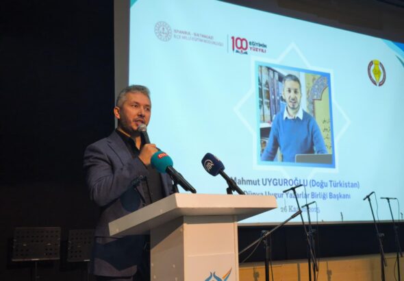 &laquo;boz qirlarning dunyawiy yazghuchisi ch&eacute;nggiz aytmatowni xatirlesh yighini&raquo; da tutqundiki uyghur yazghuchilar heqqide dokilat b&eacute;rildi